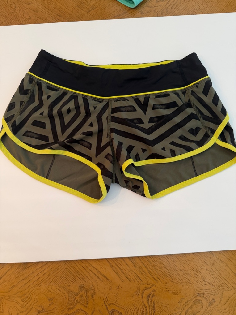 Lululemon speed short Size 4